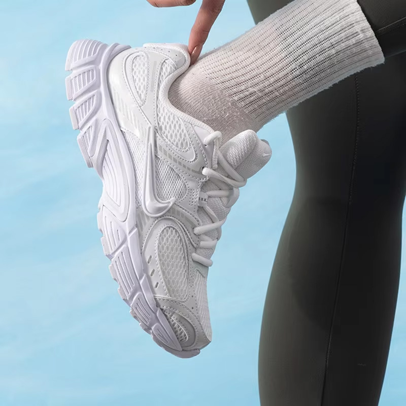 Nike W NIKE V5 RNR HQ7901-101  - Women Shoes Running Nike recension och pris